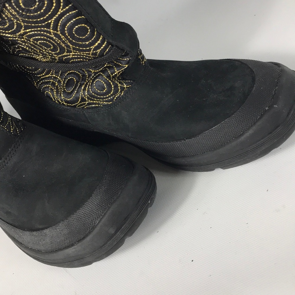 Timberland black and gold warm fur boots size 7 M - Picture 6 of 6